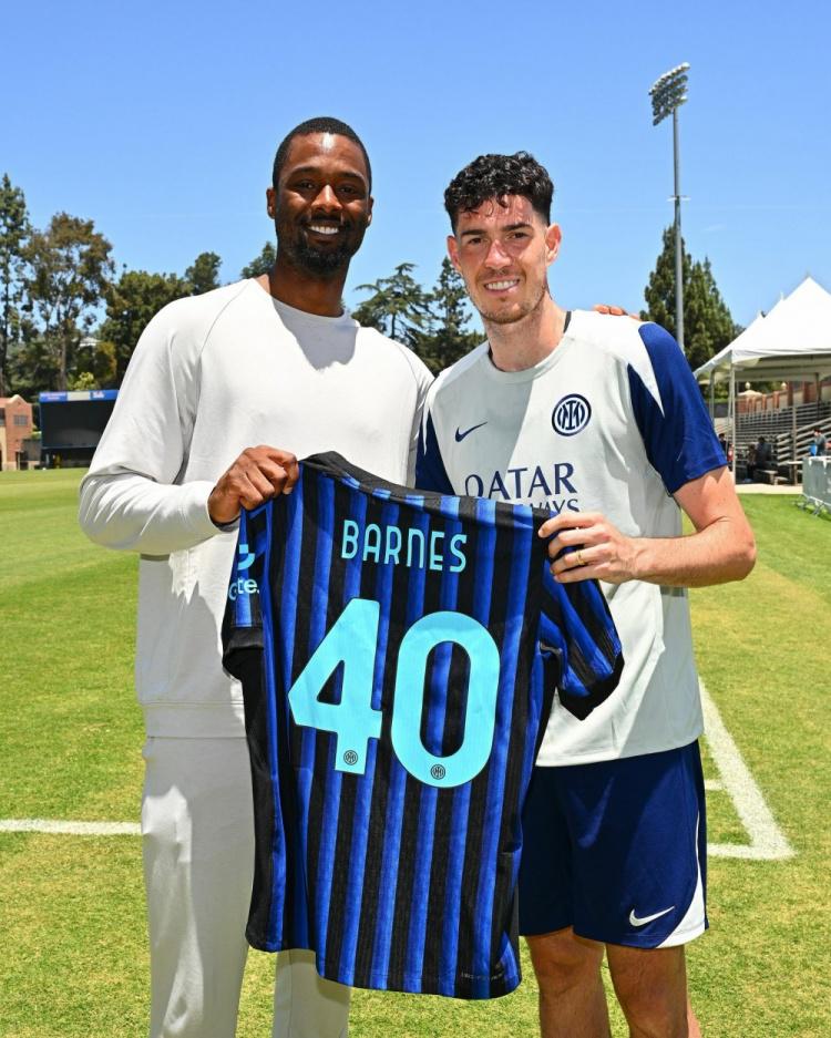 应快速将球 应快速将球