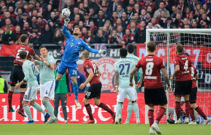 侧翼假手递 侧翼假手递