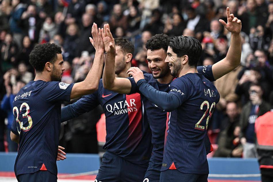 街头戏剧张 街头戏剧张